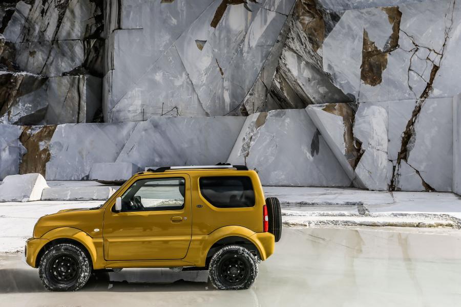  Suzuki Jimny Shinsei 2016 года  (фото 7 из 32)